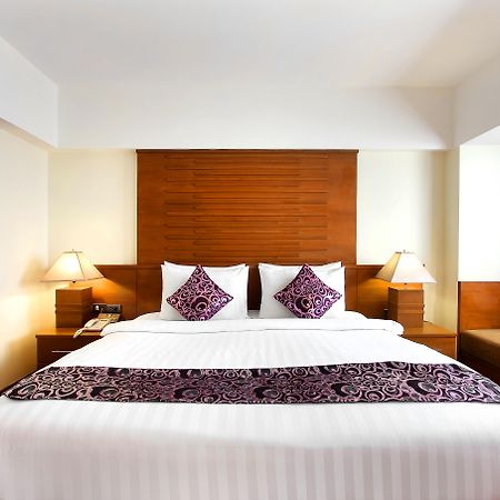 Bally Suite Sukhumvit Bangkok Exterior photo