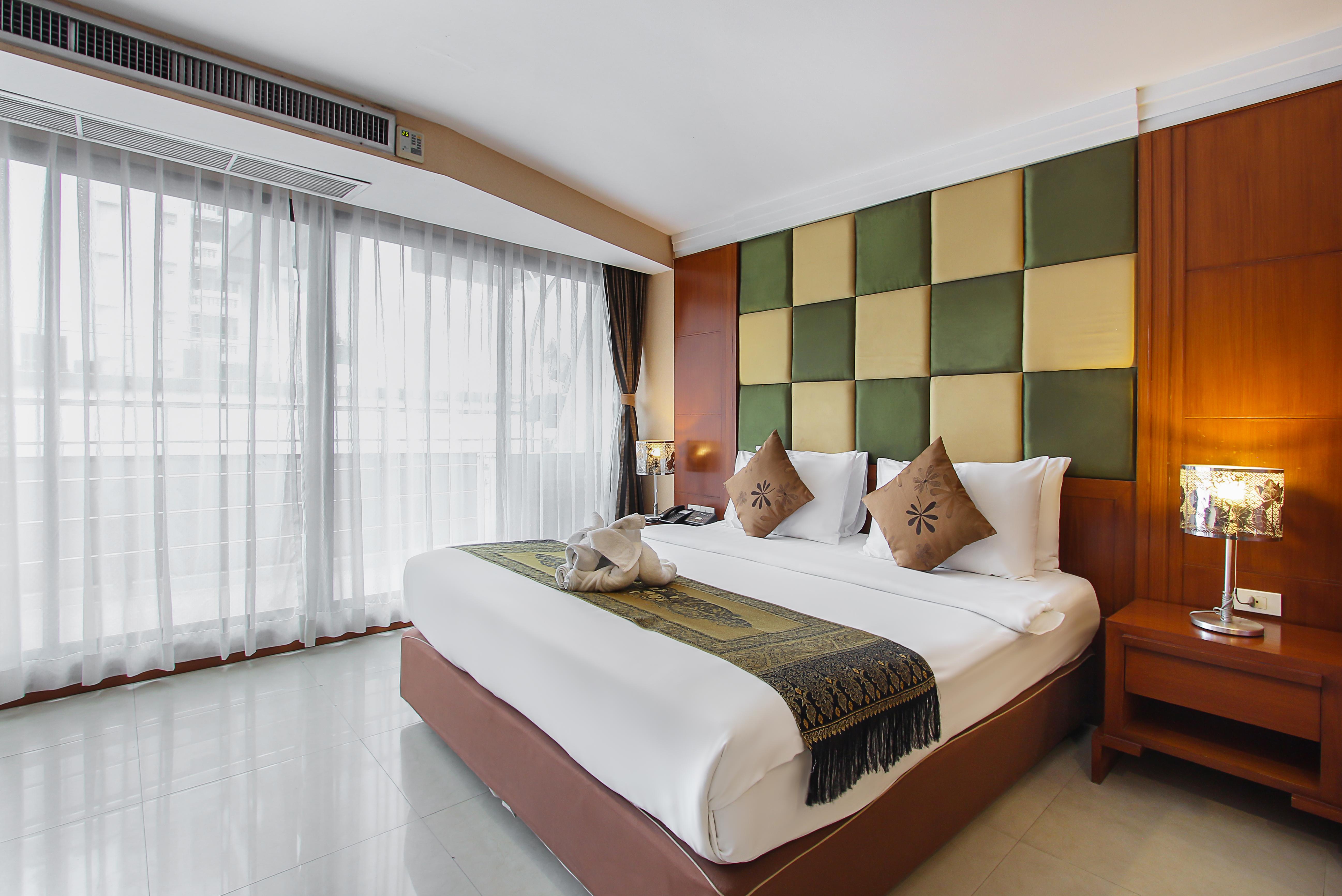 Bally Suite Sukhumvit Bangkok Exterior photo