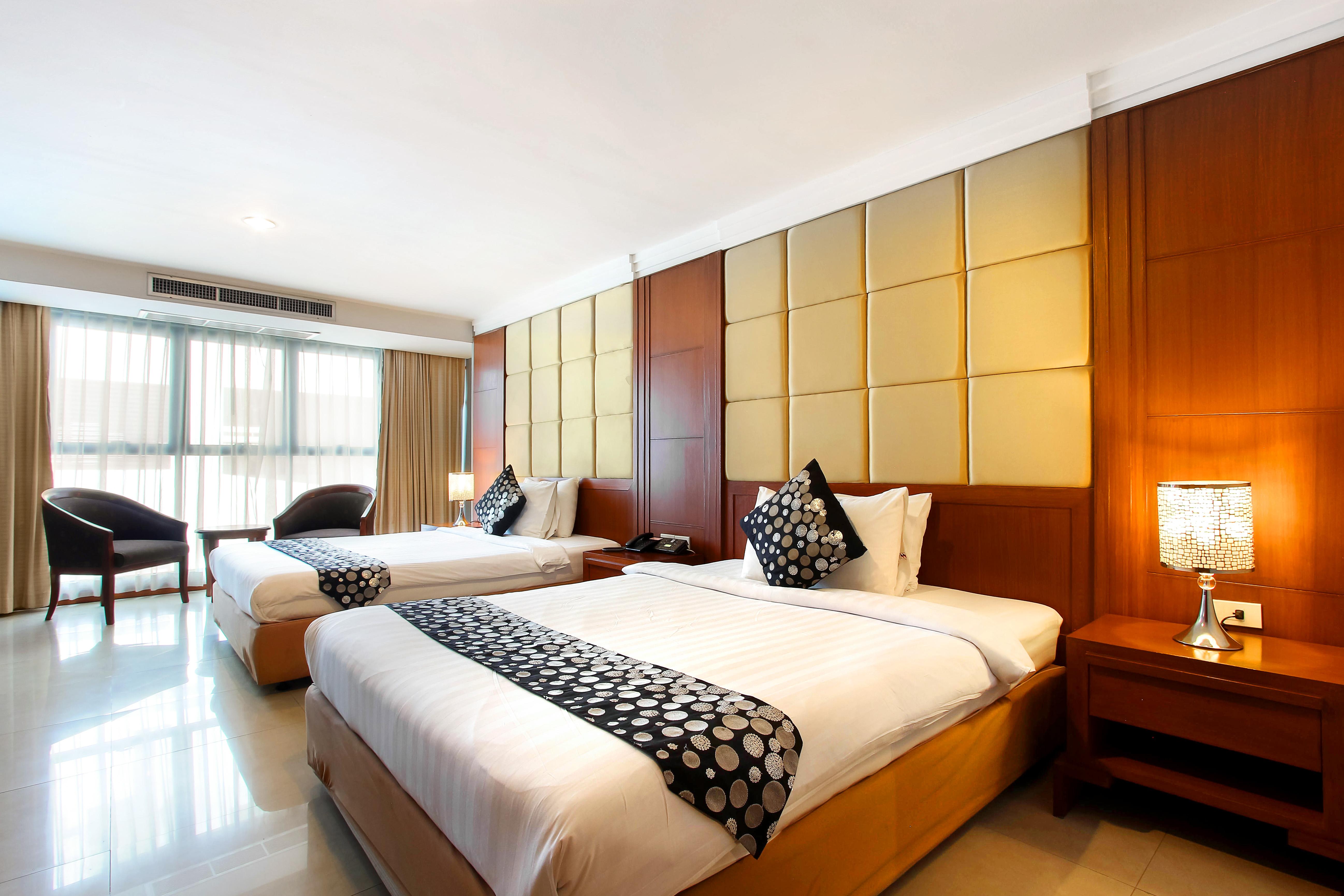 Bally Suite Sukhumvit Bangkok Exterior photo