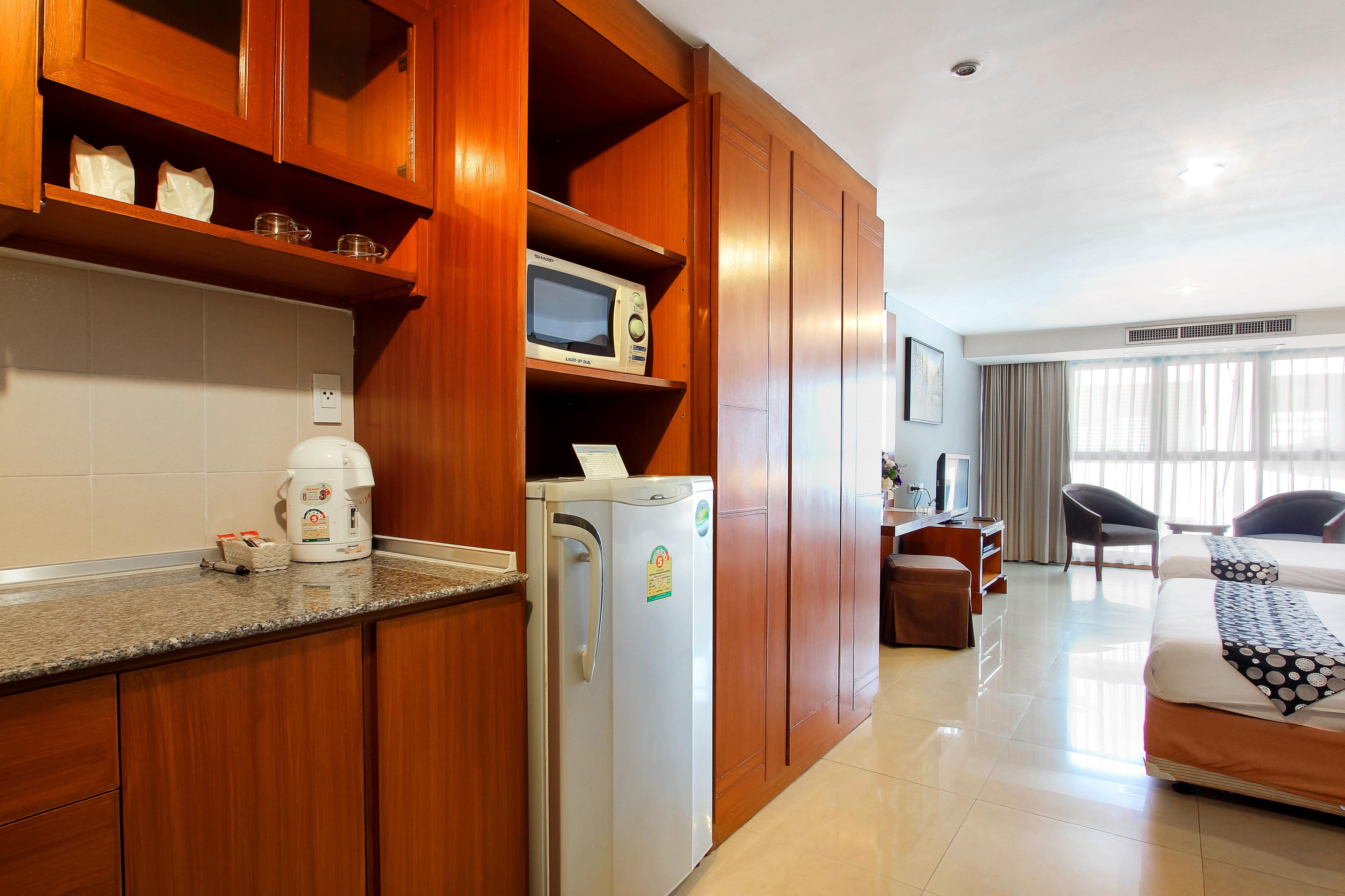 Bally Suite Sukhumvit Bangkok Exterior photo