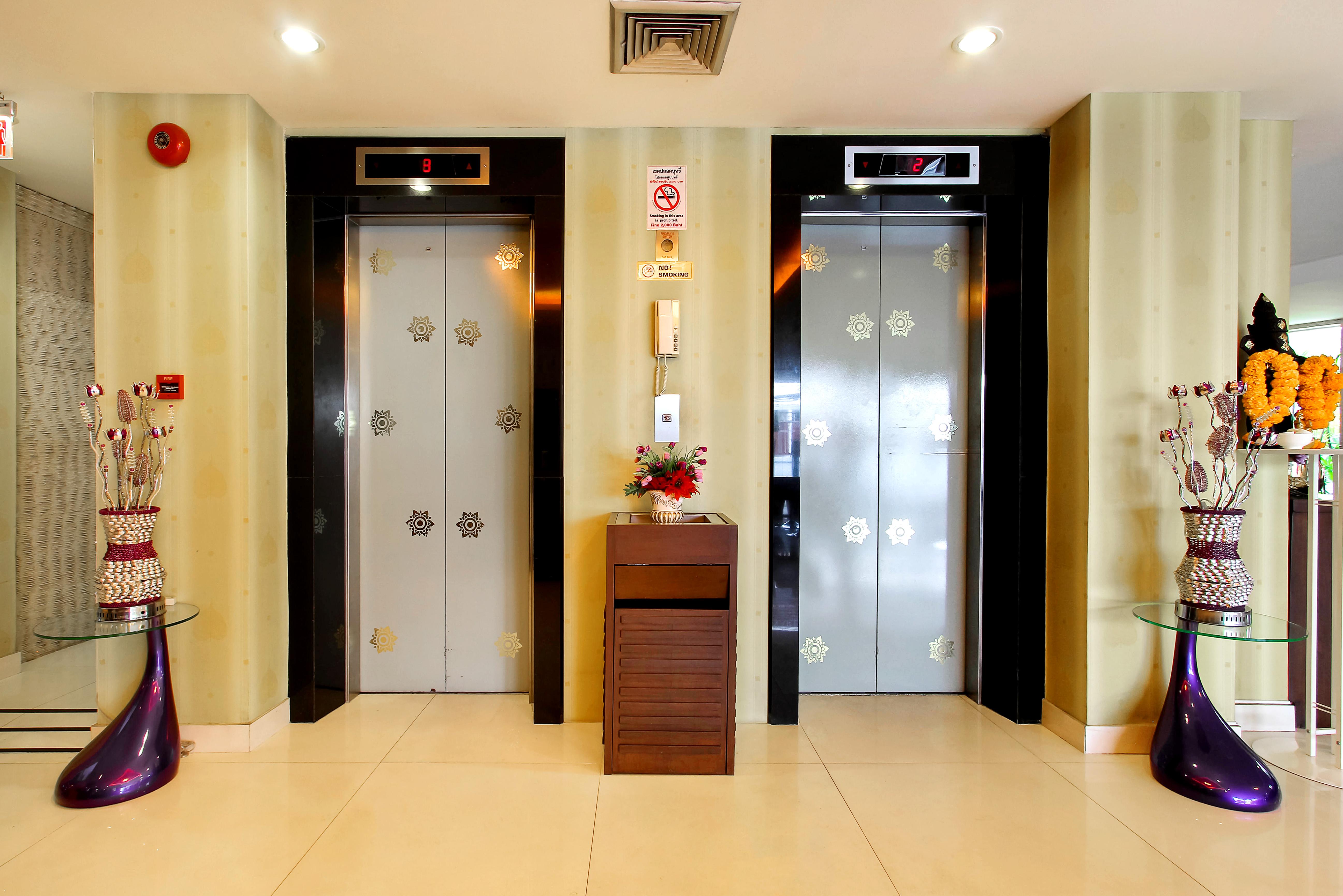 Bally Suite Sukhumvit Bangkok Exterior photo