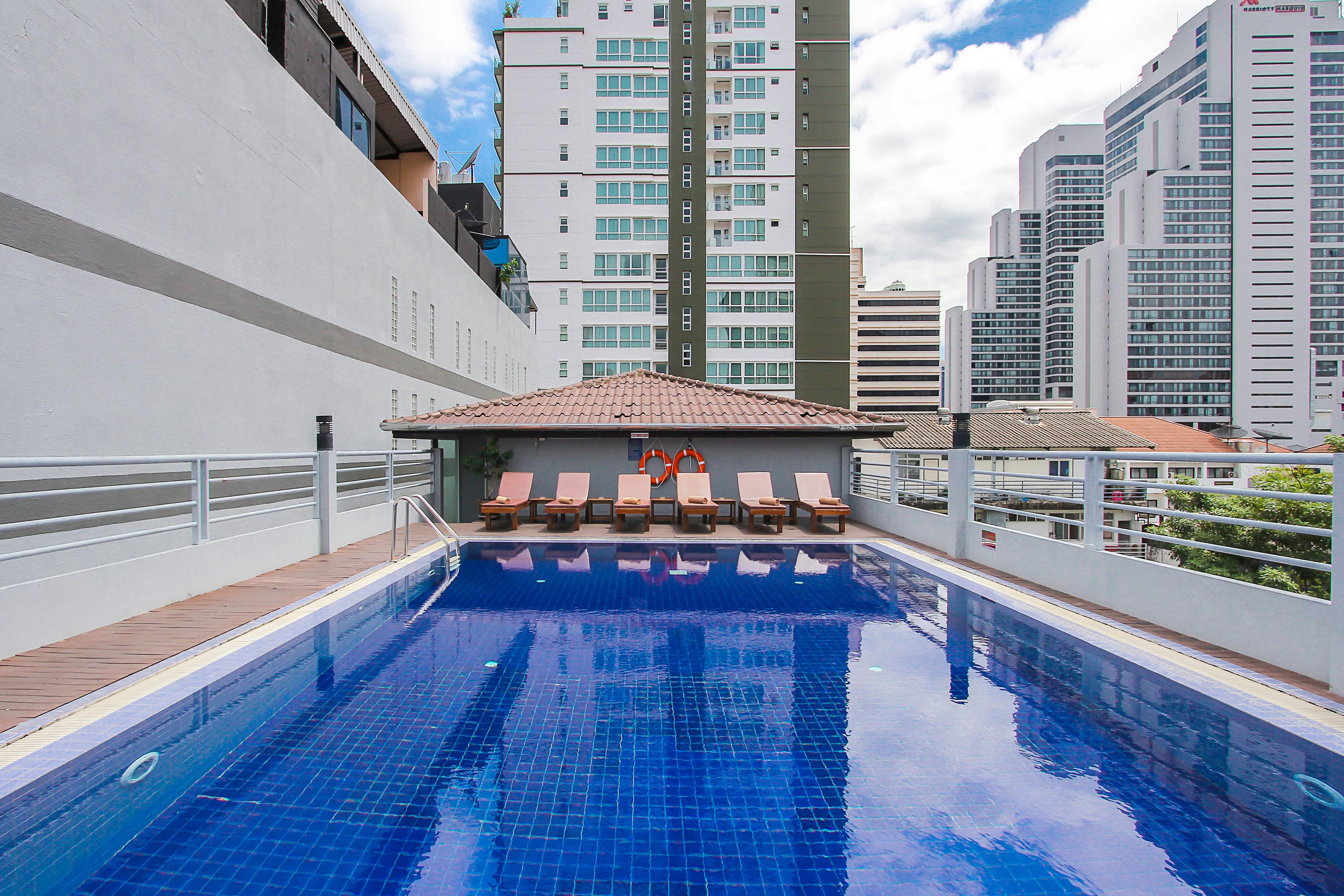 Bally Suite Sukhumvit Bangkok Exterior photo