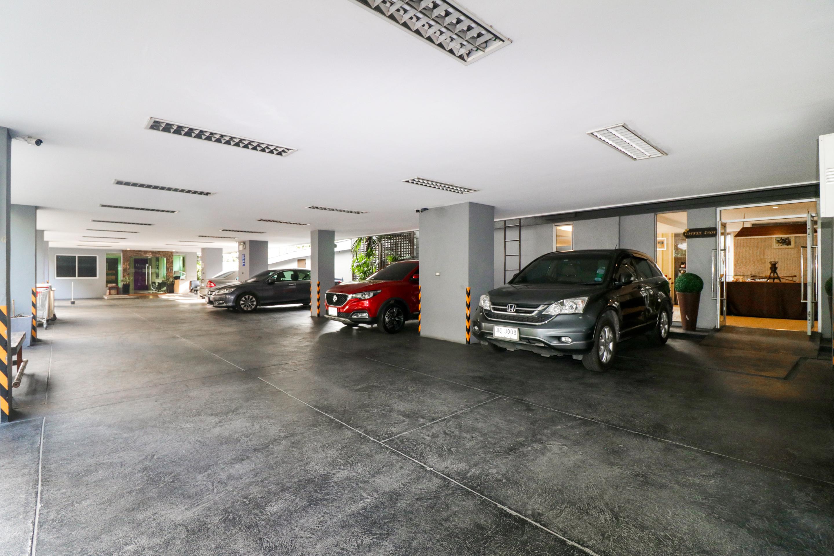 Bally Suite Sukhumvit Bangkok Exterior photo