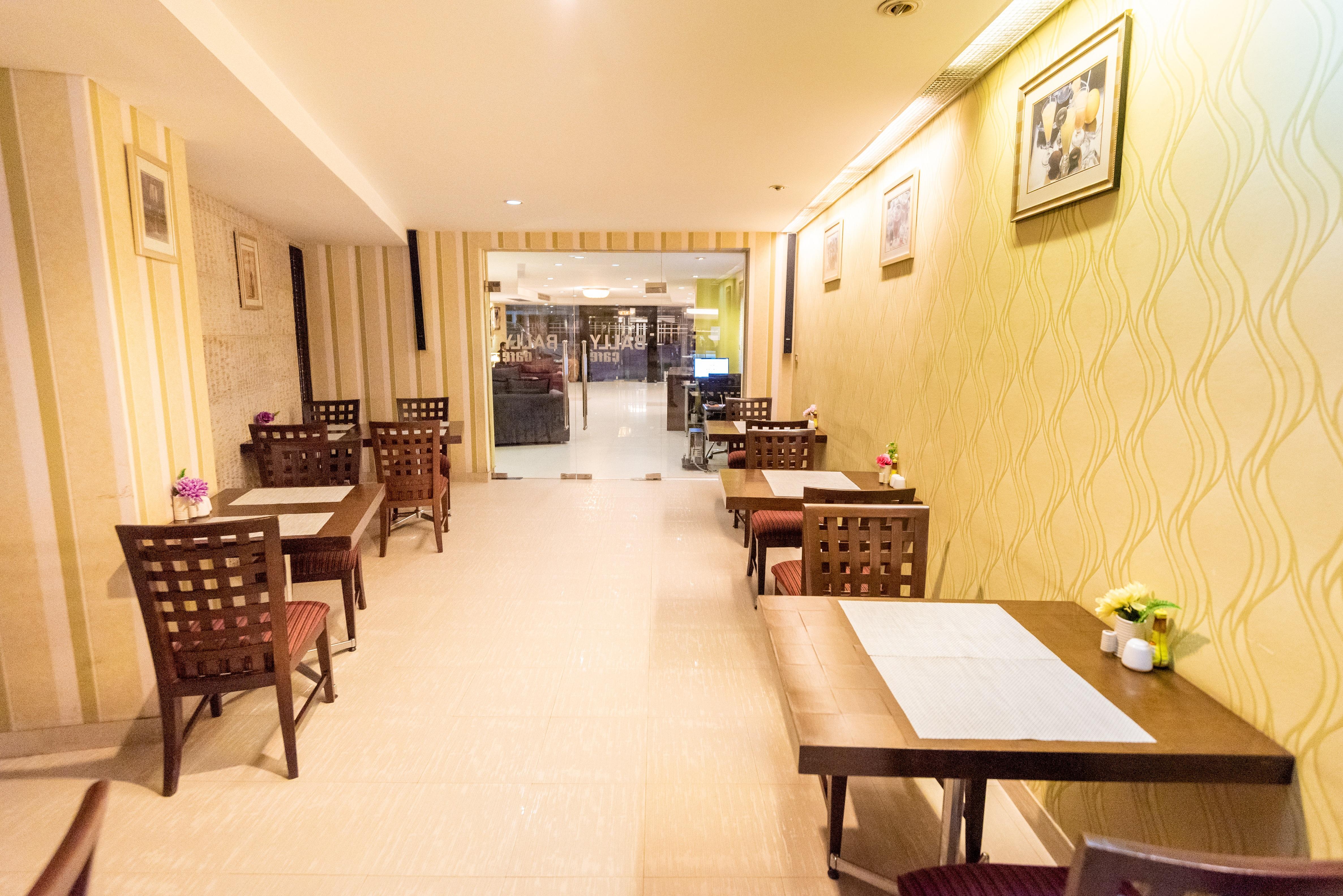 Bally Suite Sukhumvit Bangkok Exterior photo